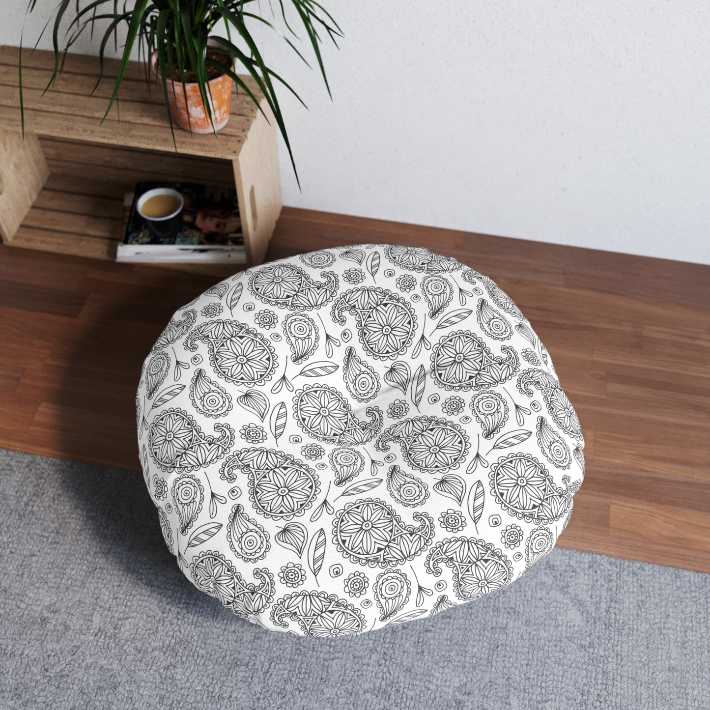 B/W Paisley Pattern Tufted Floor Pillow, Round